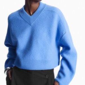 COS Women's Blue V-Neck Wool Sweater
